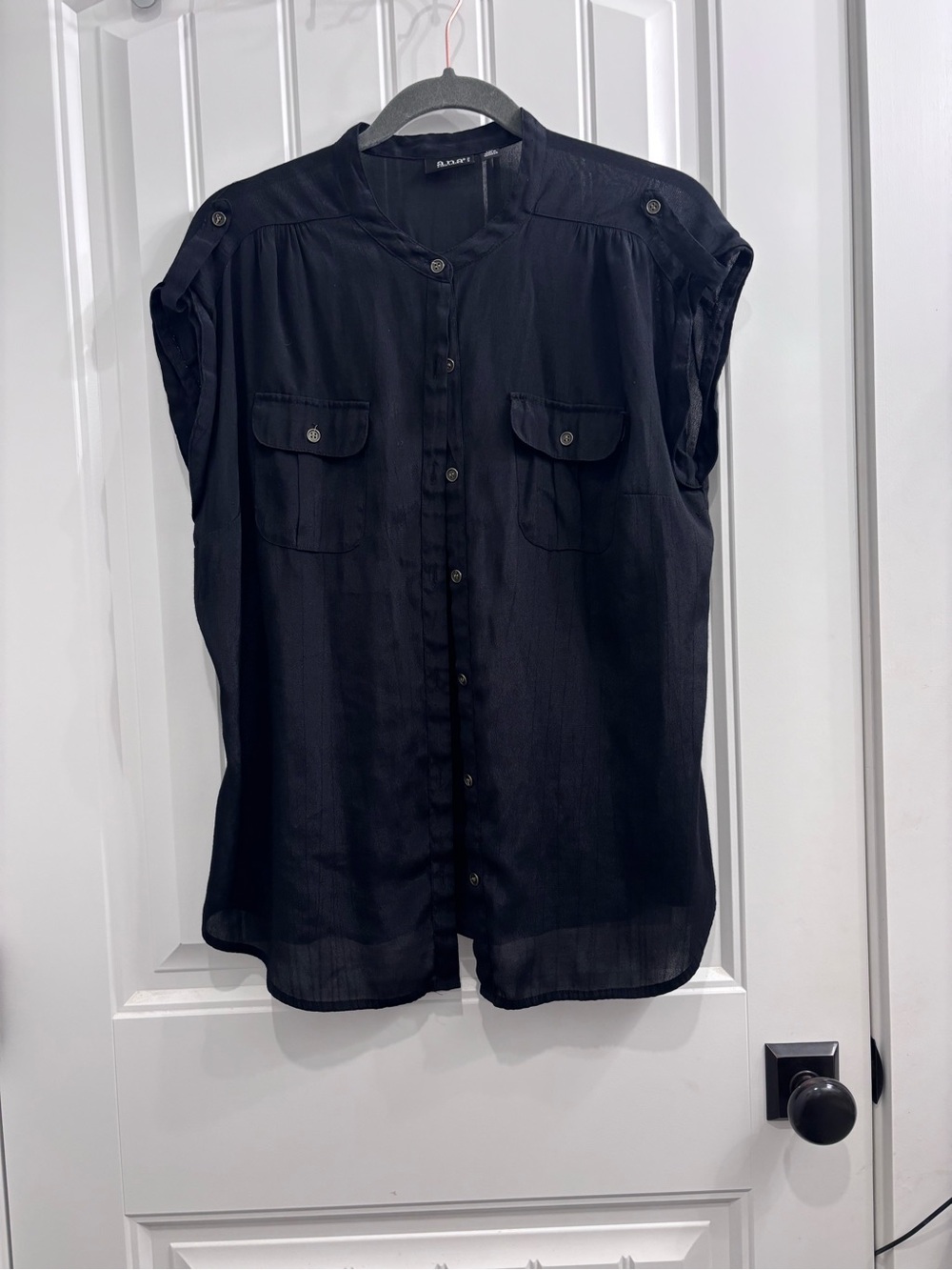 Lightweight Black Short-Sleeve Button-Down Shirt